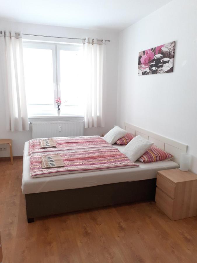 Apartman Bratislava City & Parking Экстерьер фото