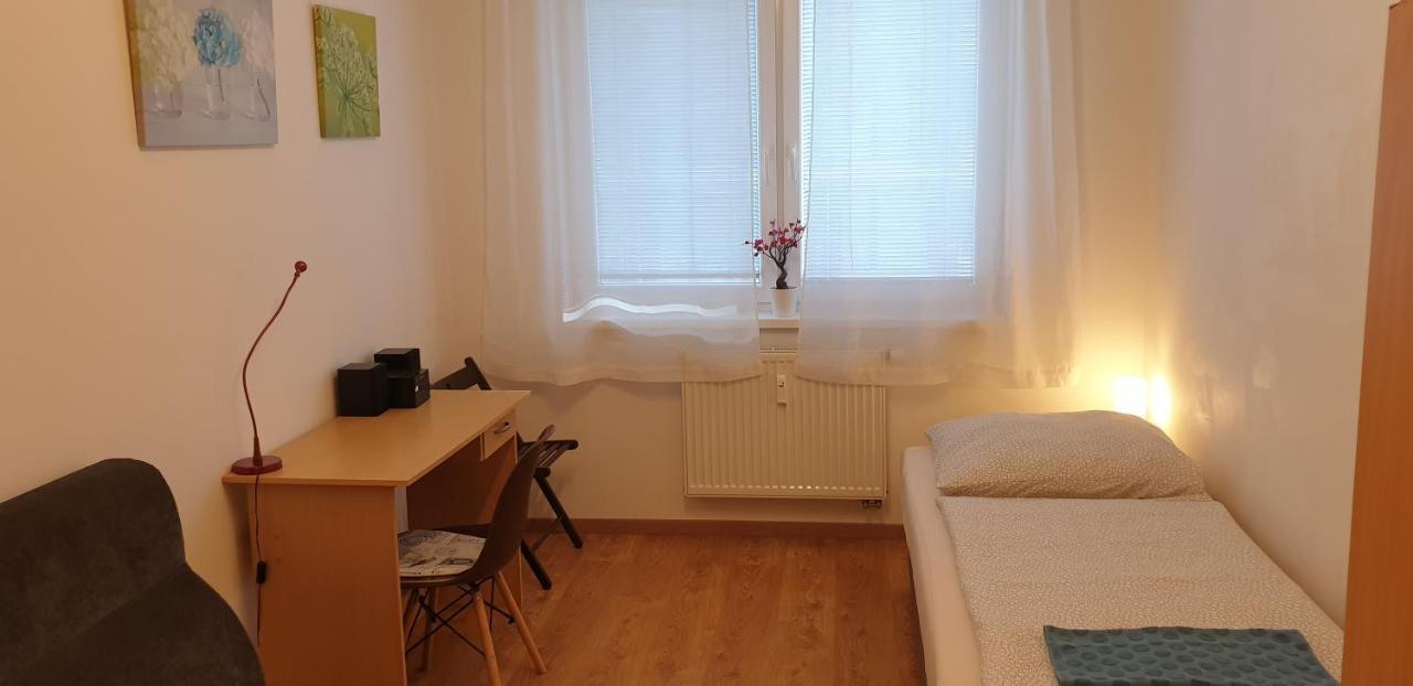 Apartman Bratislava City & Parking Экстерьер фото